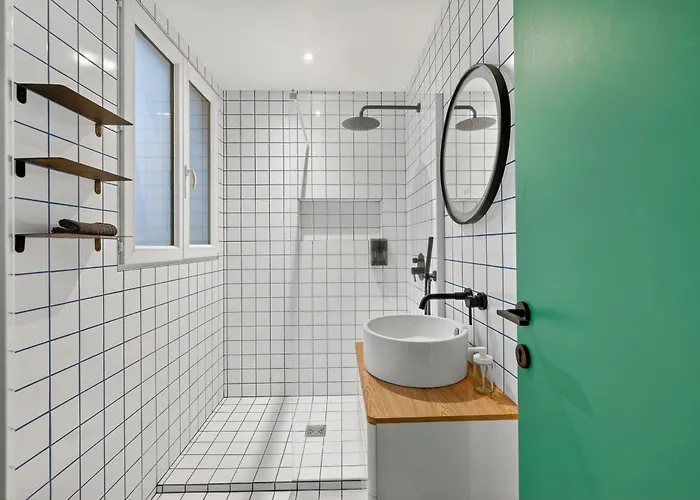 Quartier Les Marais 1 Bedroom With Netflix Apartment *
